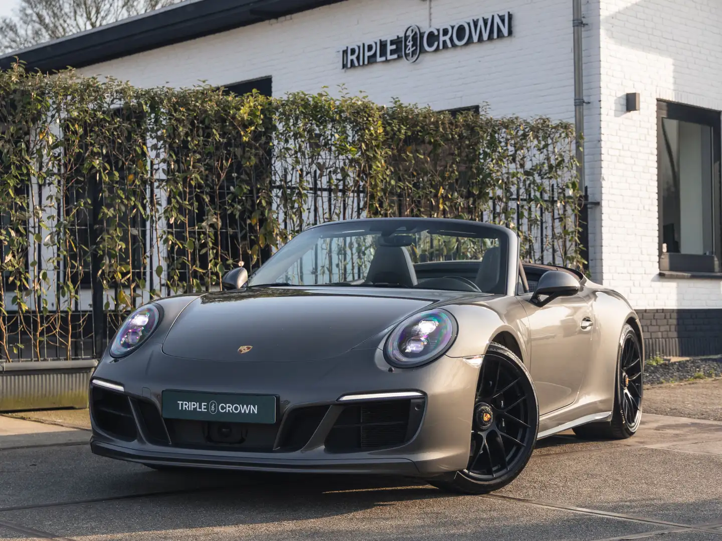 Porsche 991 Cabrio 3.0 Carrera GTS | Bose | Sport-Chrono | Car Grijs - 2