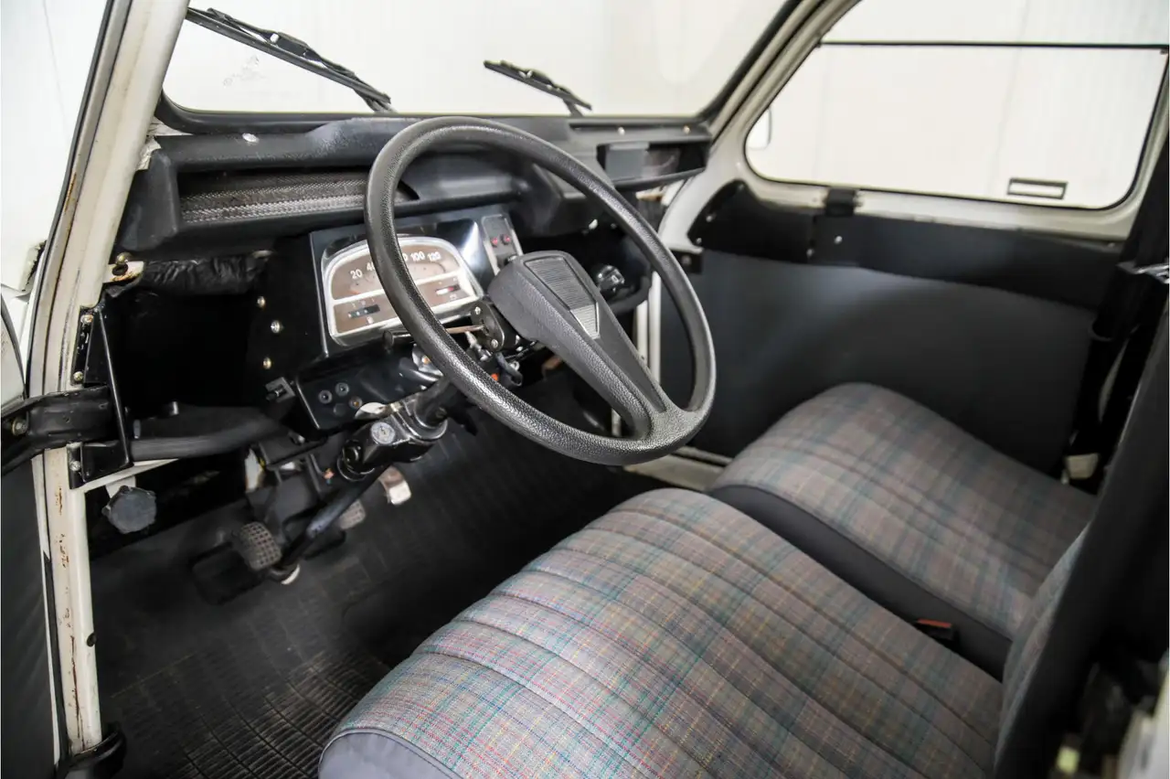 Citroen 2CV6 Club 40.000 km, foto 11