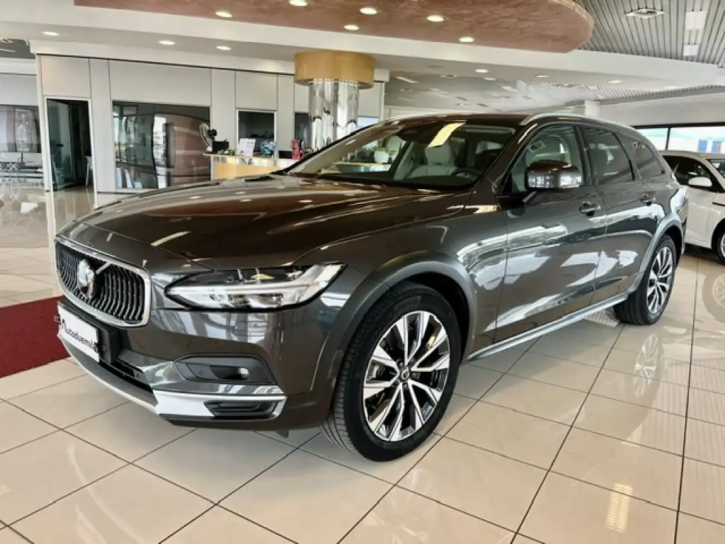 Volvo V90 Cross Country 2023 из Европы — купить под ключ