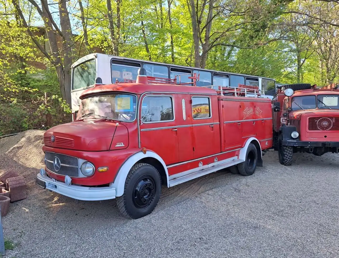 Mercedes-Benz LF 1113 Feuerwehr abgelastet 7,4t H-Kennzeichen Rot - 1