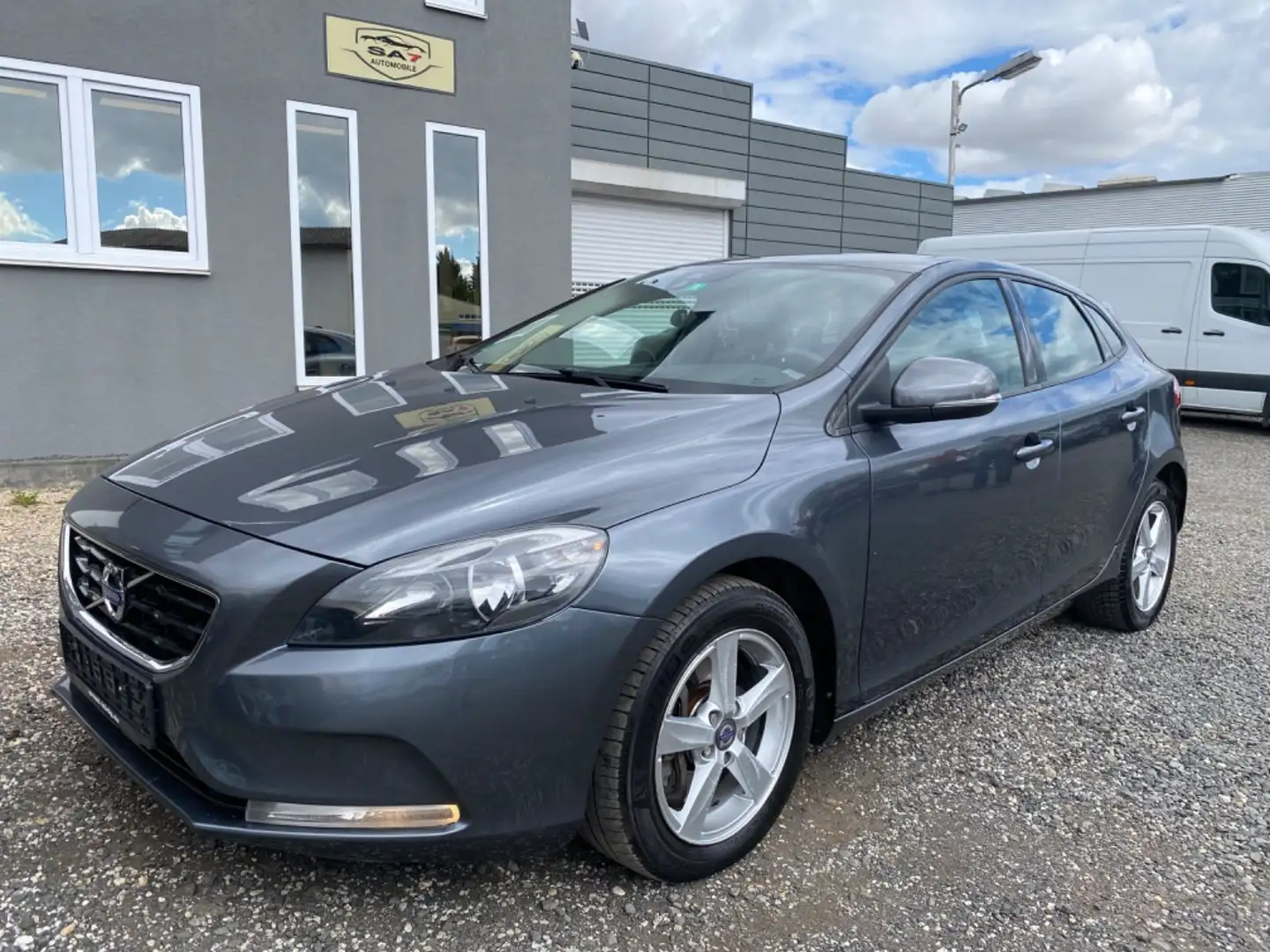 Volvo V40 Kinetic*Automatik*TüvNeu*Klima*SHZ* Grau - 2