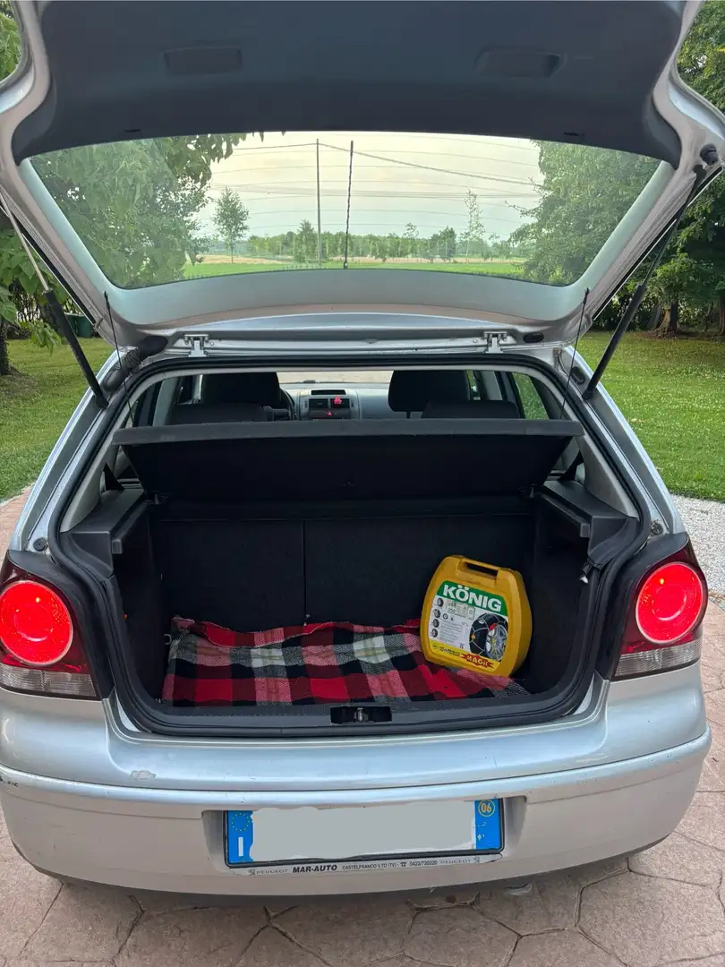 Volkswagen Polo - 1