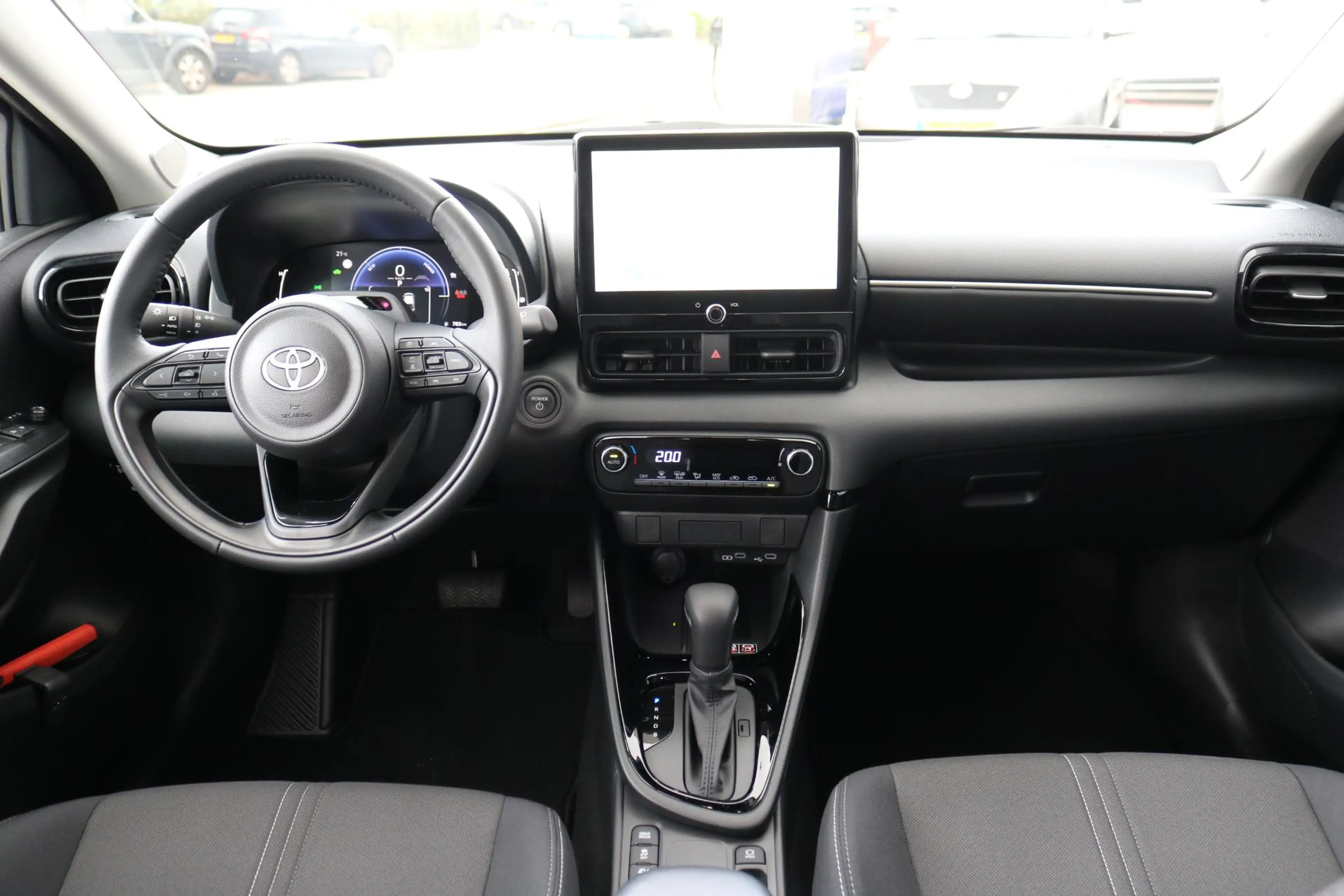 Toyota Yaris 1.5 Hybrid 115 Dynamic Keyless entree, apple andro — photo 3