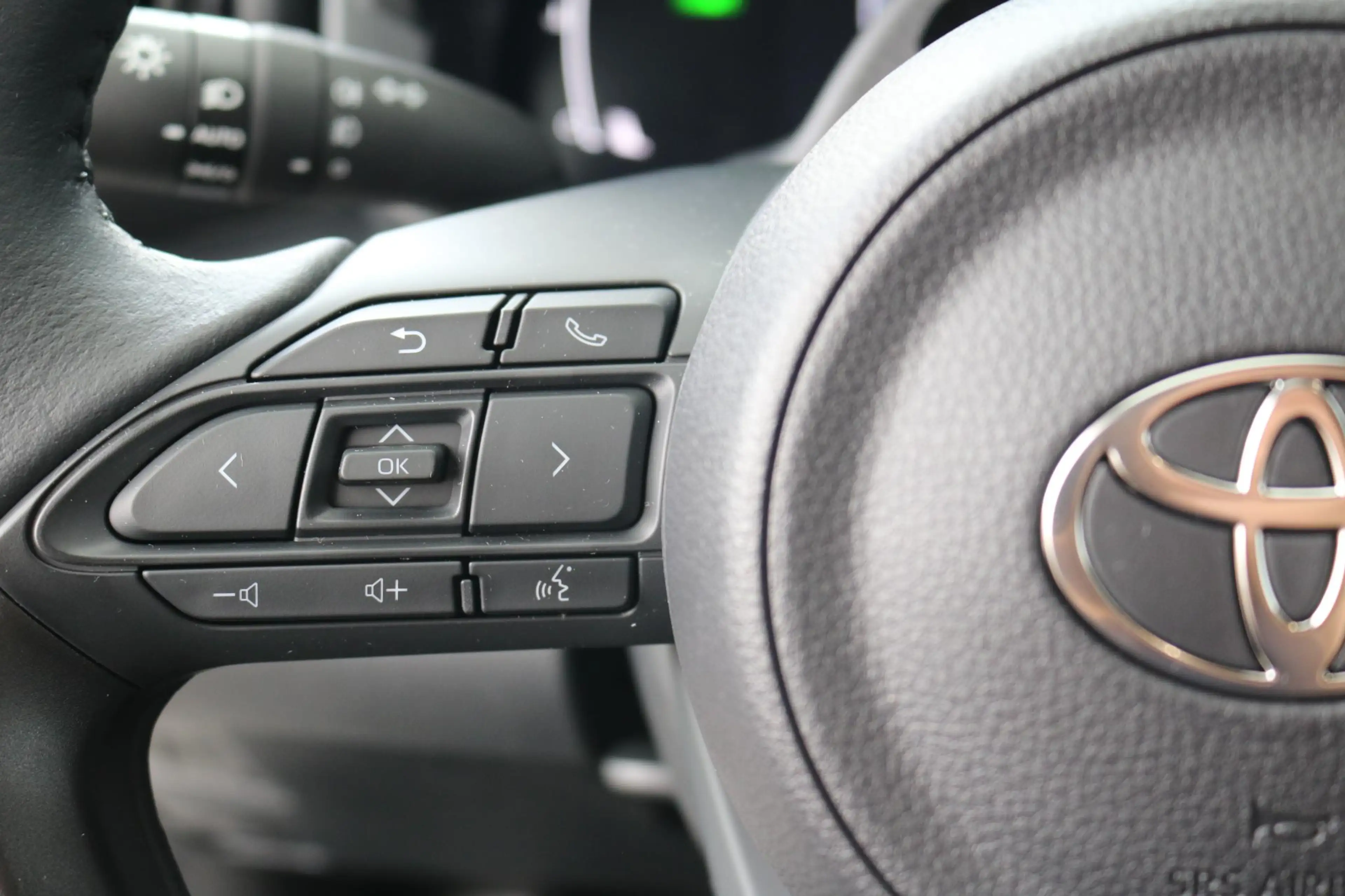 Toyota Yaris 1.5 Hybrid 115 Dynamic Keyless entree, apple andro — photo 13
