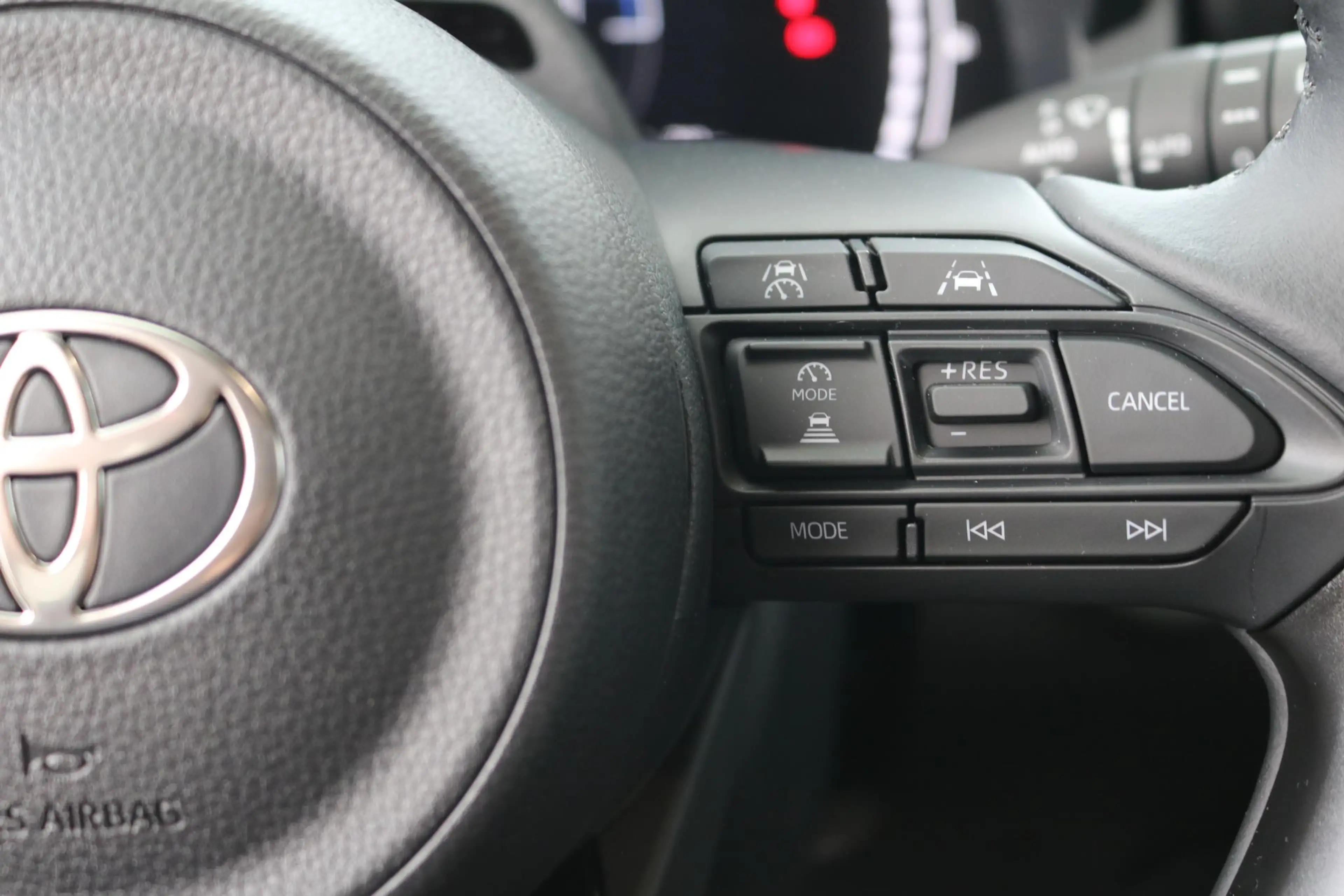 Toyota Yaris 1.5 Hybrid 115 Dynamic Keyless entree, apple andro — photo 15