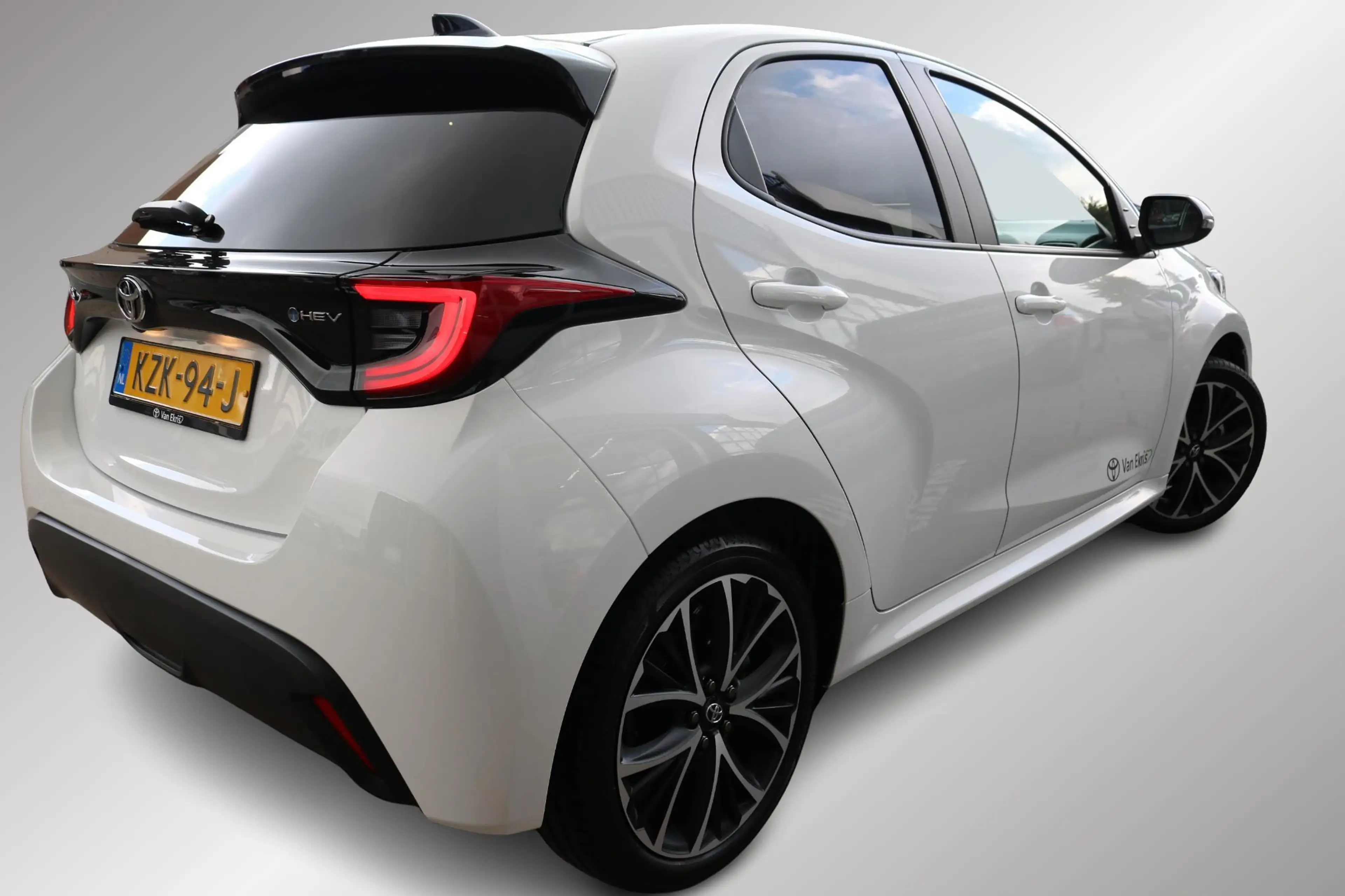 Toyota Yaris 1.5 Hybrid 115 Dynamic Keyless entree, apple andro — photo 2
