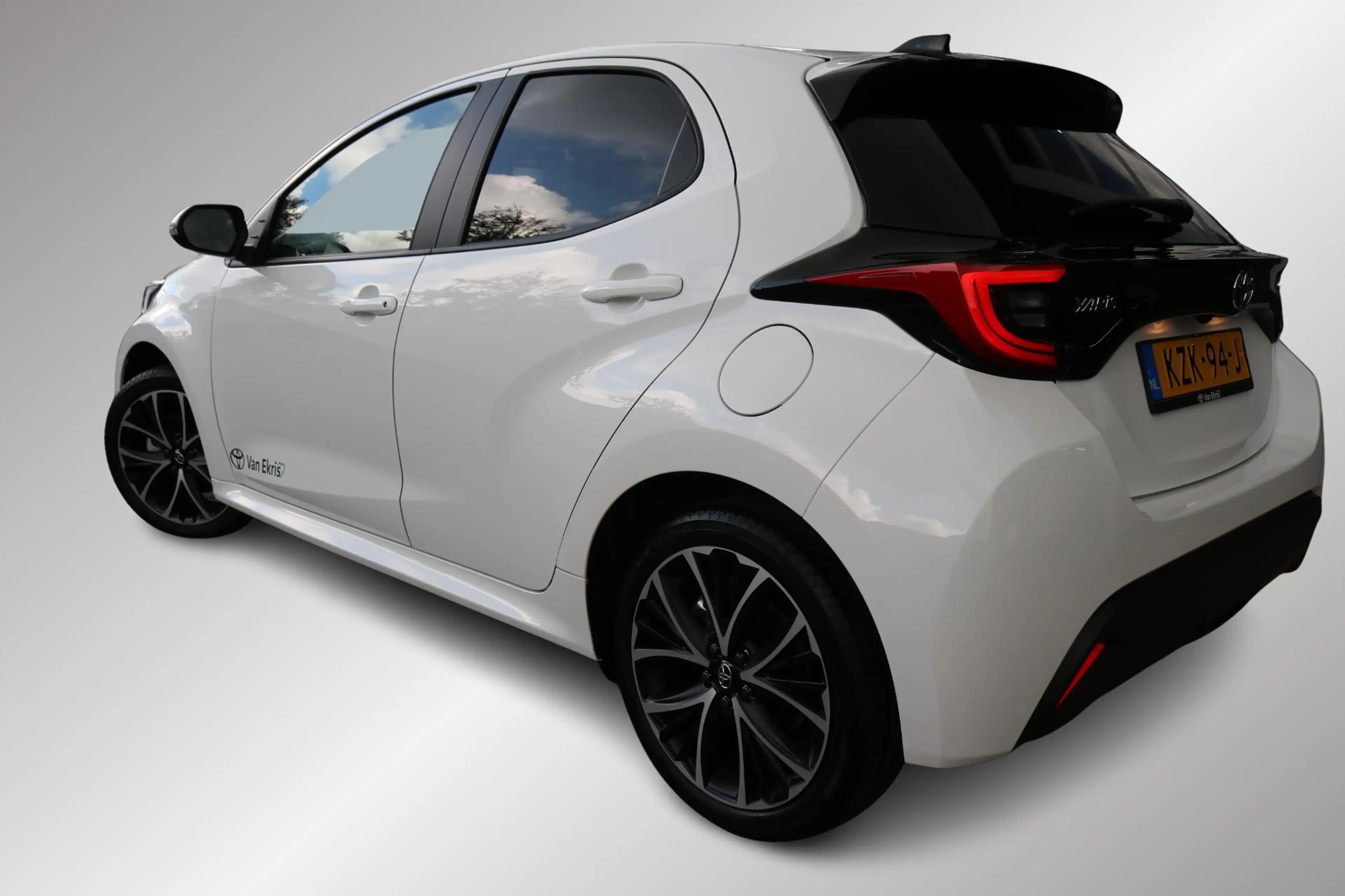 Toyota Yaris 1.5 Hybrid 115 Dynamic Keyless entree, apple andro — photo 5