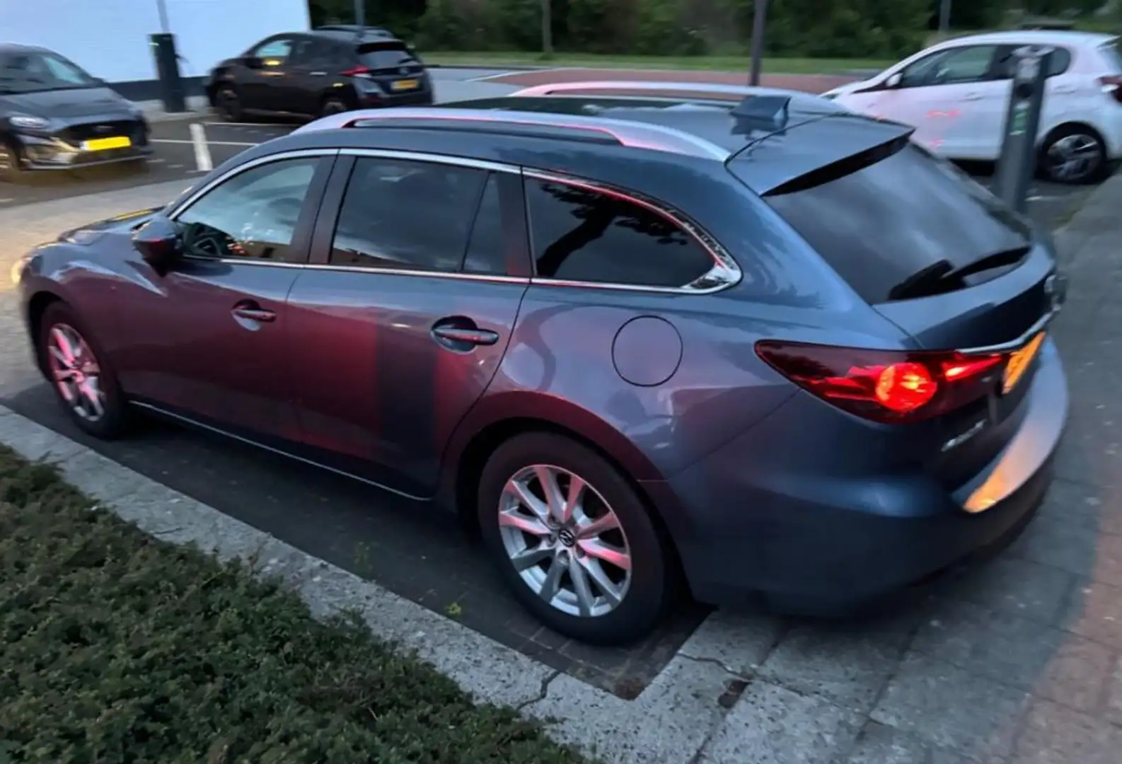 Mazda 6 Sportbreak 2.0 Red Dot Edition | Navi | NL auto | Blauw - 2