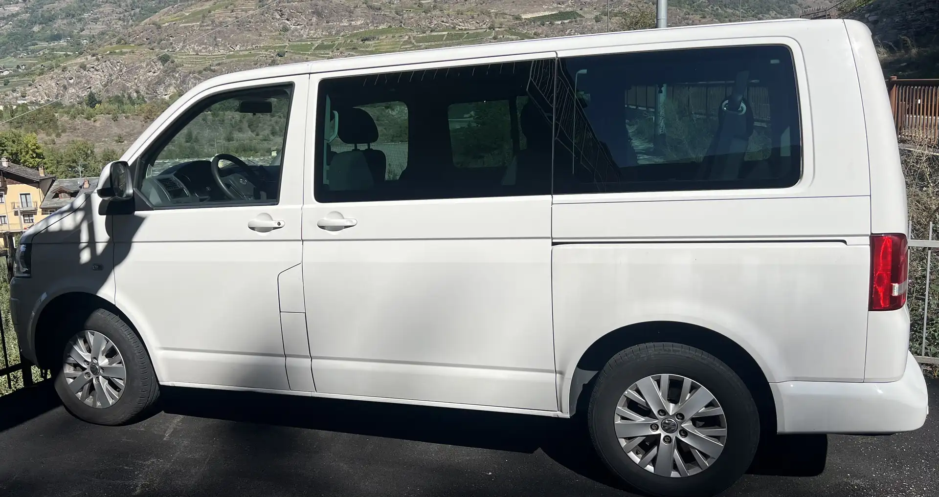 Volkswagen T5 Caravelle caravelle td5 - 1
