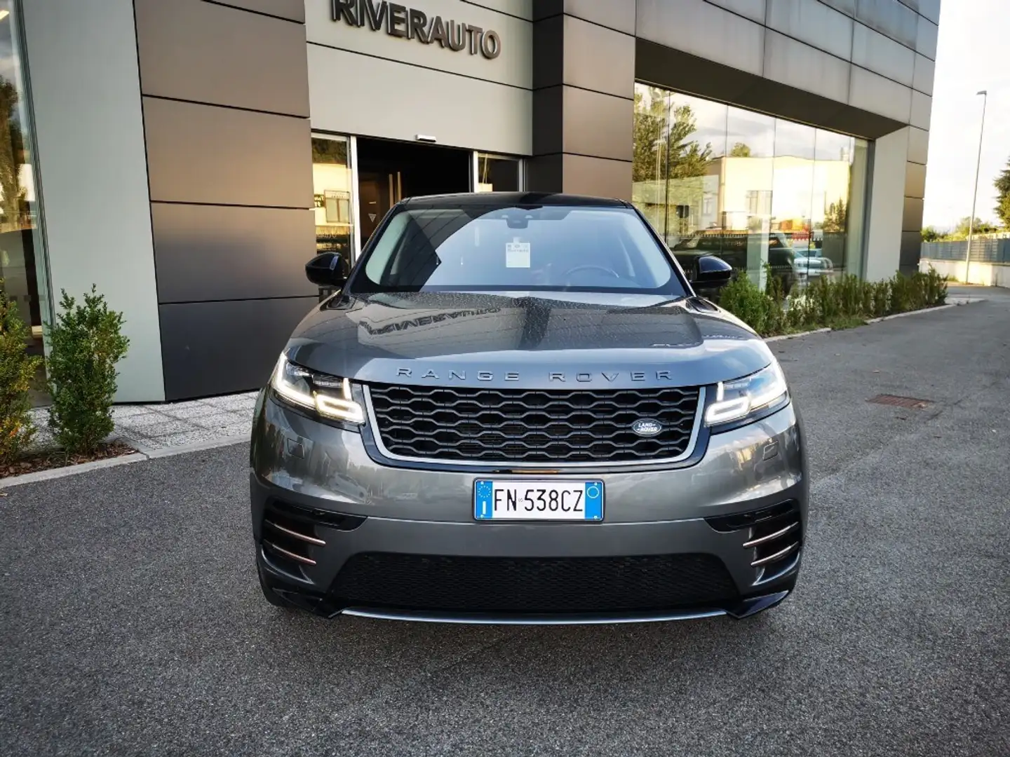 Land Rover Range Rover Velar Range Rover Velar 2.0D I4 240 CV R-Dynamic SE Gris - 2