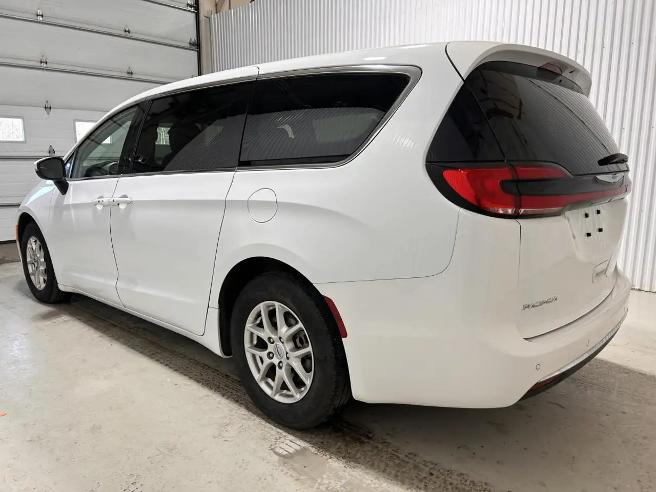 Chrysler Pacifica снимка Chrysler Pacifica