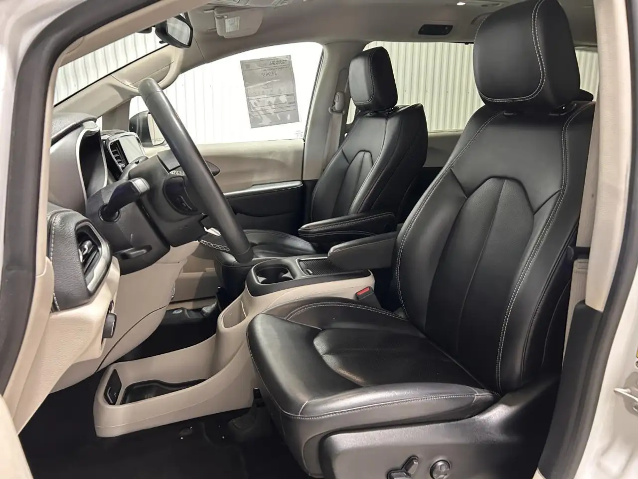 Chrysler Pacifica снимка Chrysler Pacifica