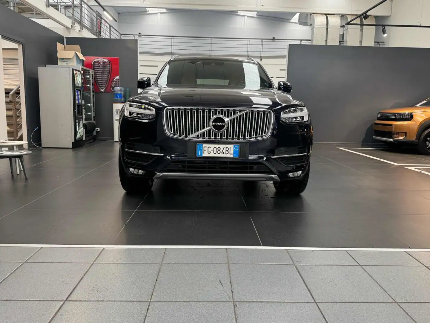 Volvo XC90 D5 AWD Geartronic Momentum Blu/Azzurro - 2