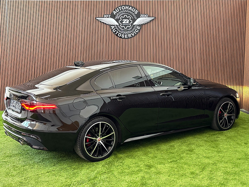 Jaguar XE P300 AWD R-Dynamic S Aut. — photo 8