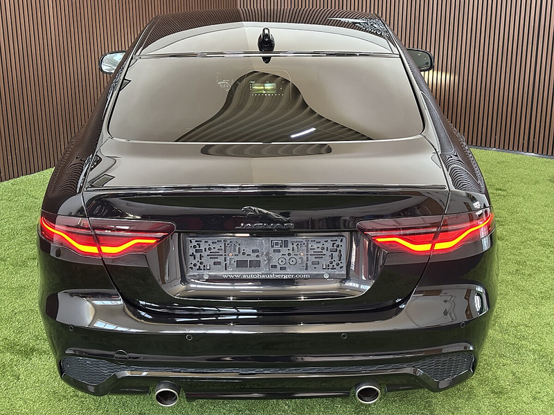 Jaguar XE P300 AWD R-Dynamic S Aut. — photo 13
