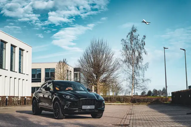 Aston Martin DBX