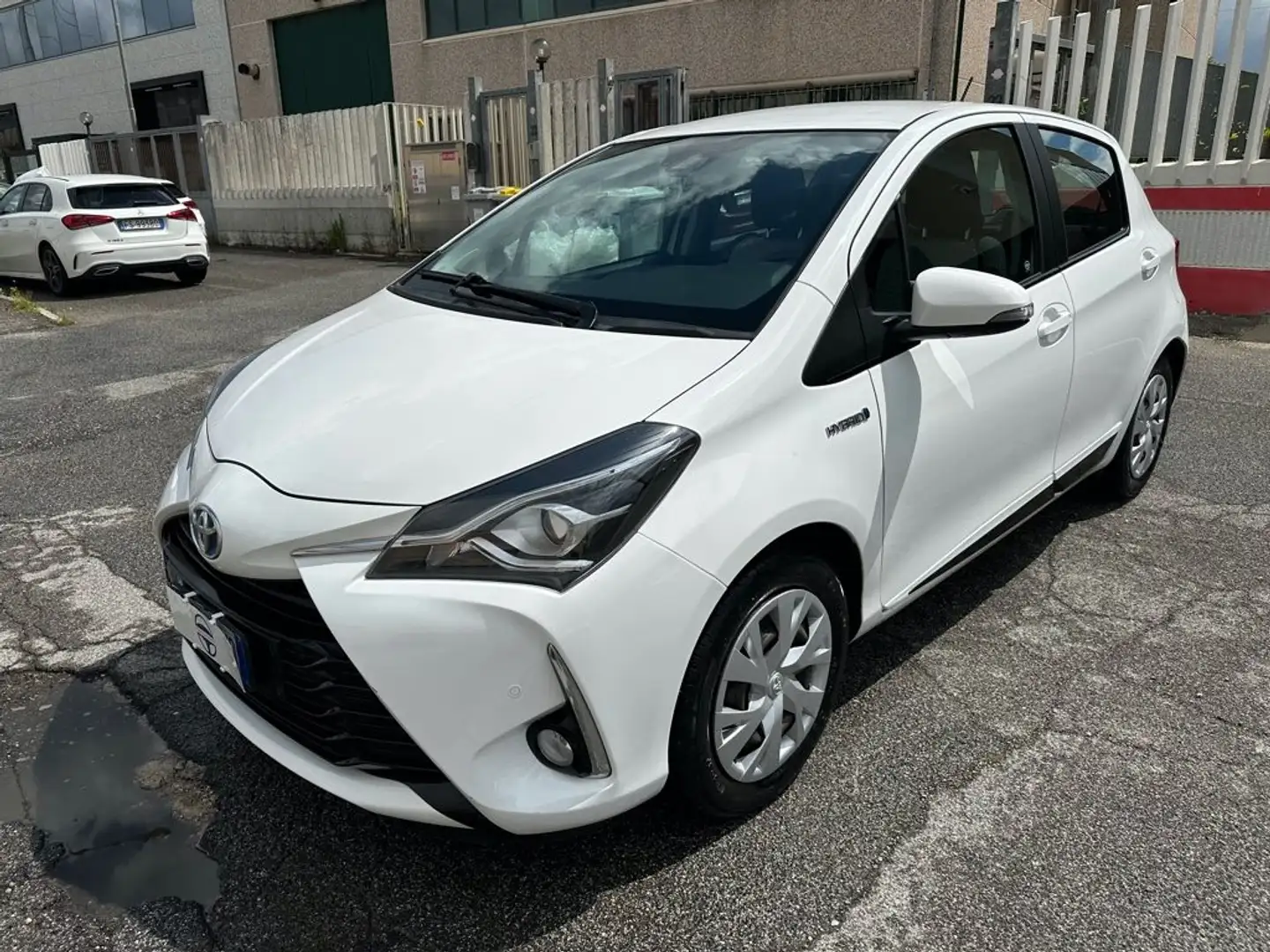 Toyota Yaris 1.5 Hybrid 5 porte Style Blanc - 1