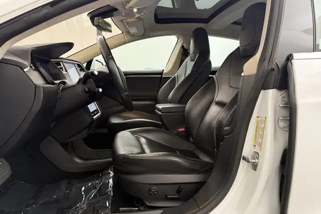 Tesla Model S view 15