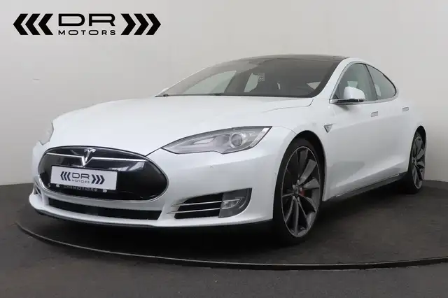 2015 Tesla Model S in White for sale