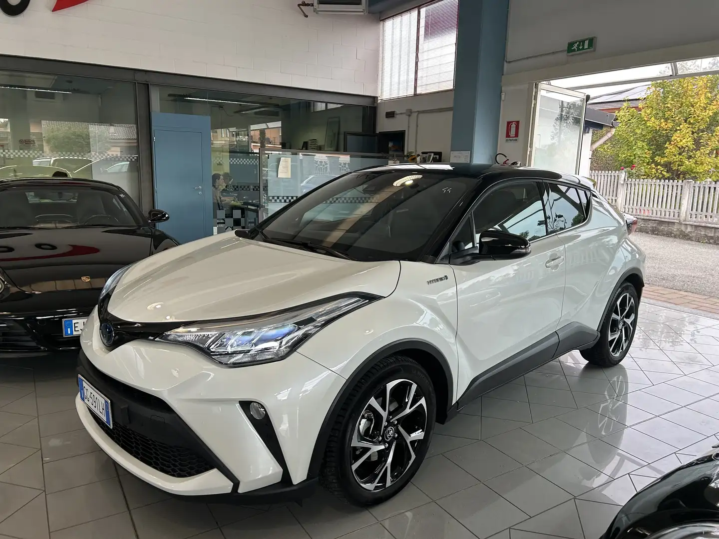 Toyota C-HR C-HR I 2020 2.0h Trend e-cvt Blanc - 1