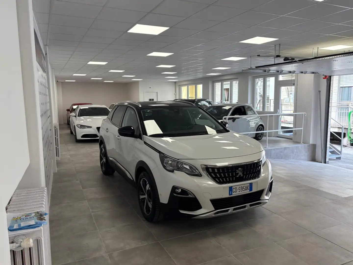 Peugeot 3008 BlueHDi 130  EAT8 Allure BIANCO PERLA TETTO NERO Bianco - 2