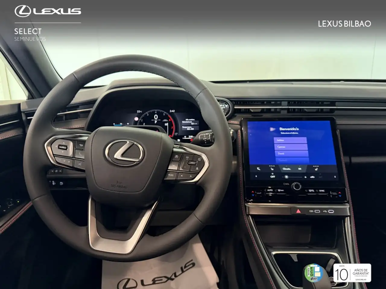 Lexus LBX 2026 — фото 11