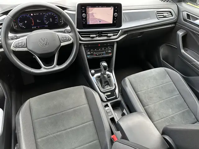 Volkswagen T-Roc view 13