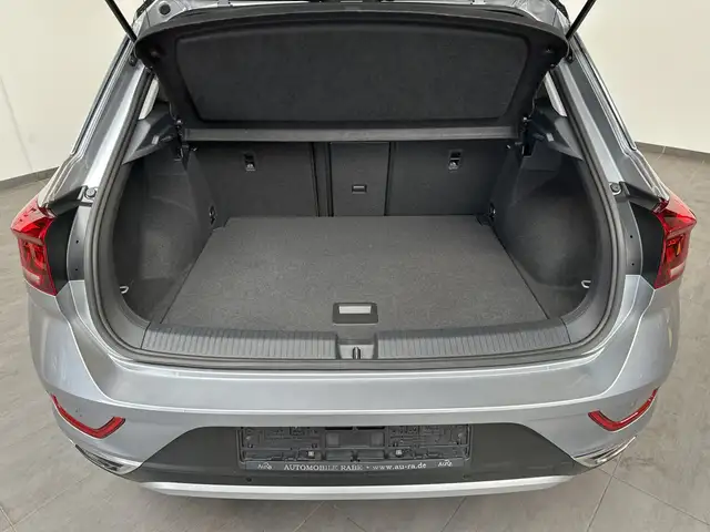 Volkswagen T-Roc view 6