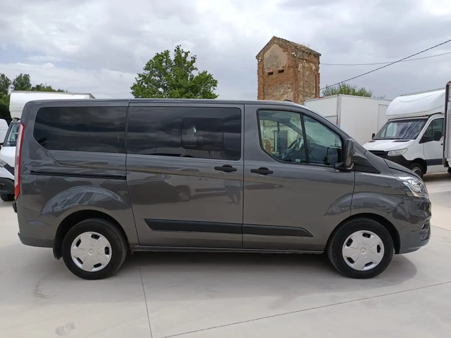 Ford Transit Custom FT 320 L1 Kombi Trend EcoBlue 130 Gris - 2