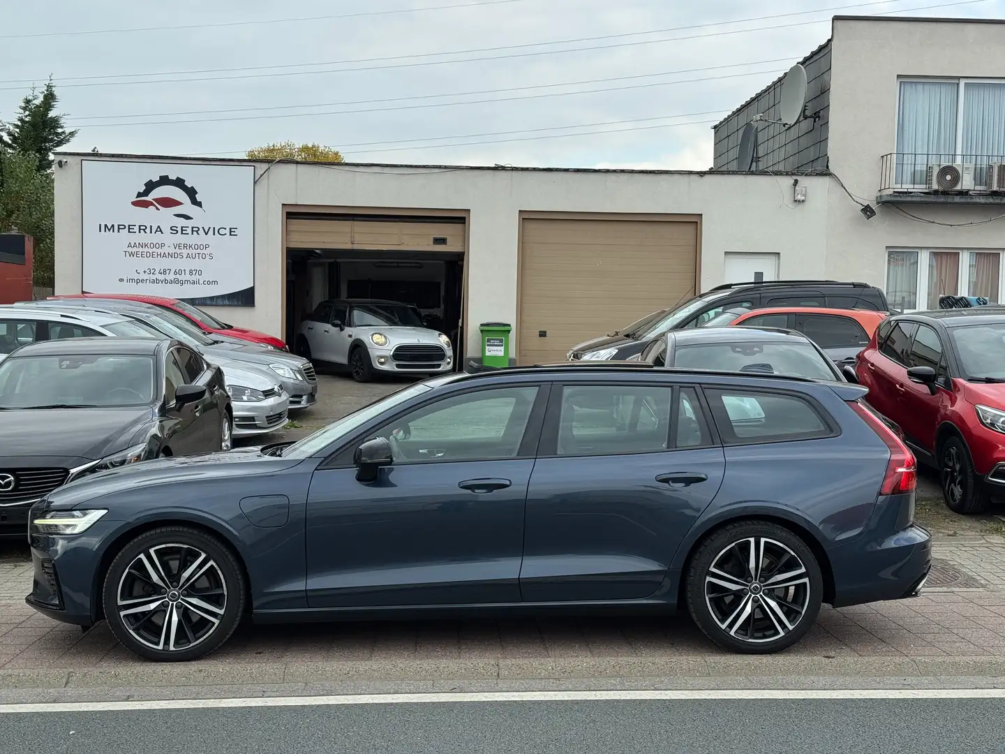 Volvo V60 V60 T8 AWD Twin Engine Geartronic R-Design Bleu - 2