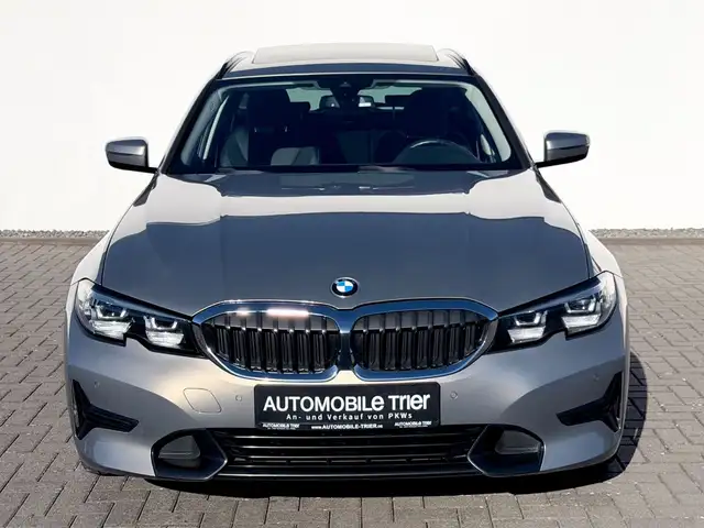 BMW 3 Series view 2