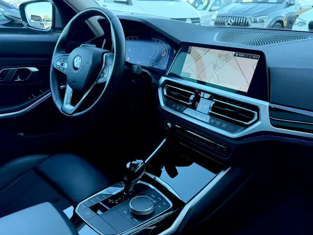 BMW 3 Series view 11
