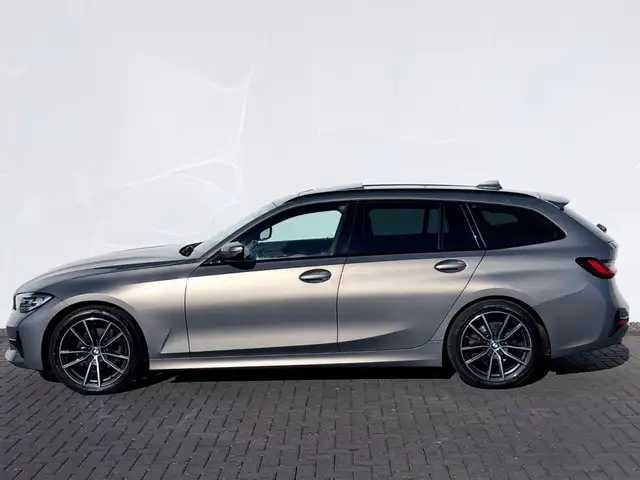 BMW 3 Series view 8