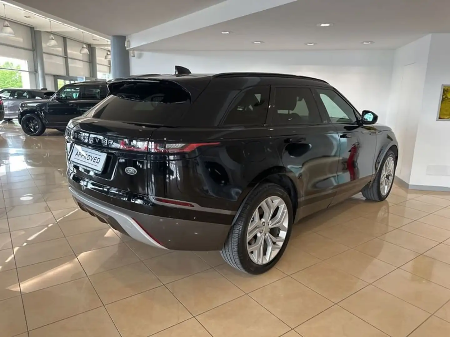 Land Rover Range Rover Velar 2.0 I4 240 CV R-Dynamic SE Noir - 2