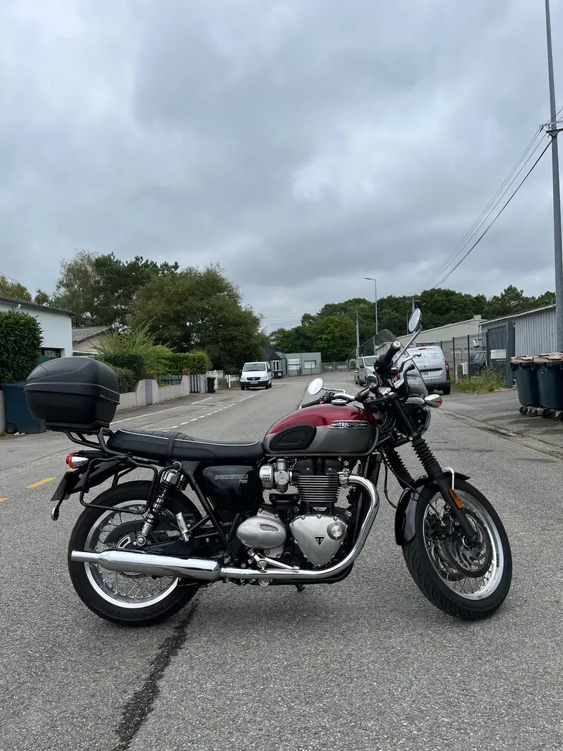 Triumph Bonneville T120 - 1