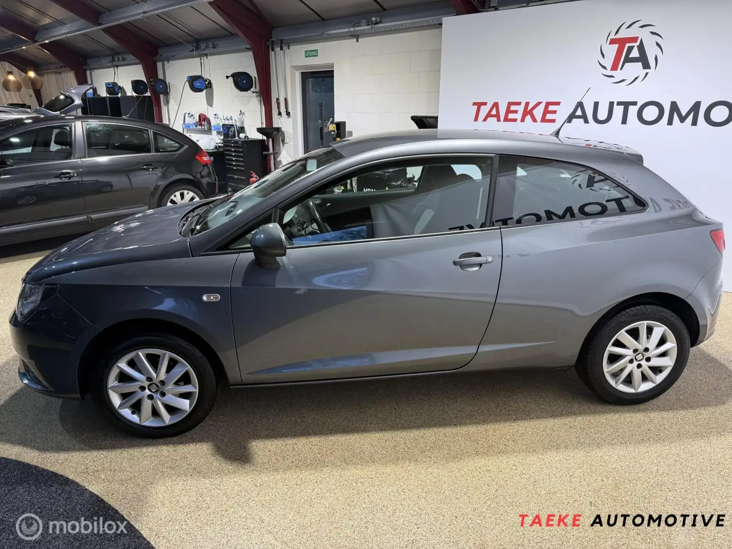 SEAT Ibiza 1.2 TSI Style Airco/Apk Grau - 2