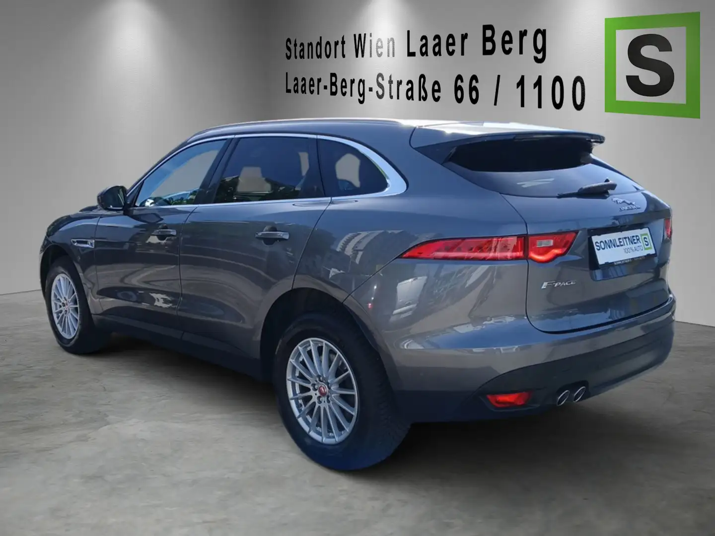 Jaguar F-Pace F-Pace Prestige 20d AWD Grau - 2