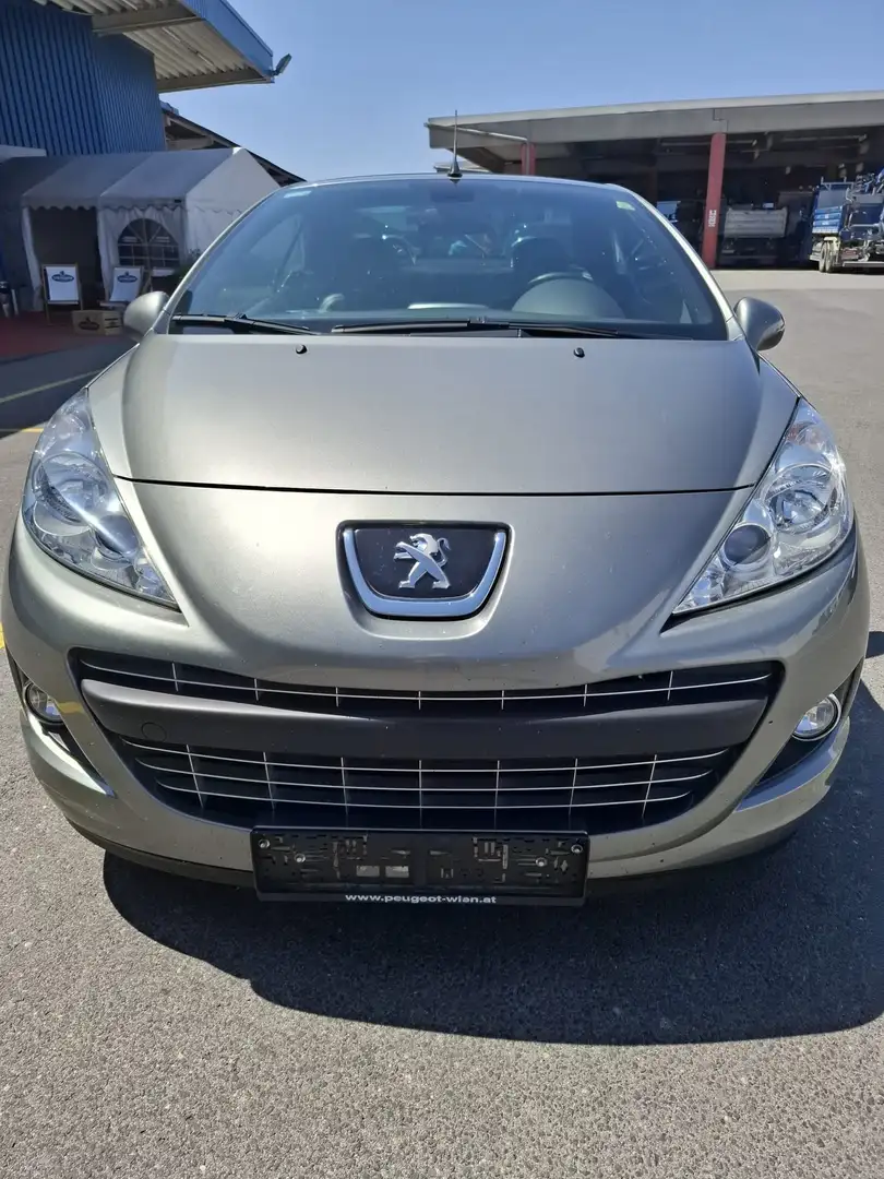 Peugeot 207 CC Active 1,6 VTi 16V Grau - 2