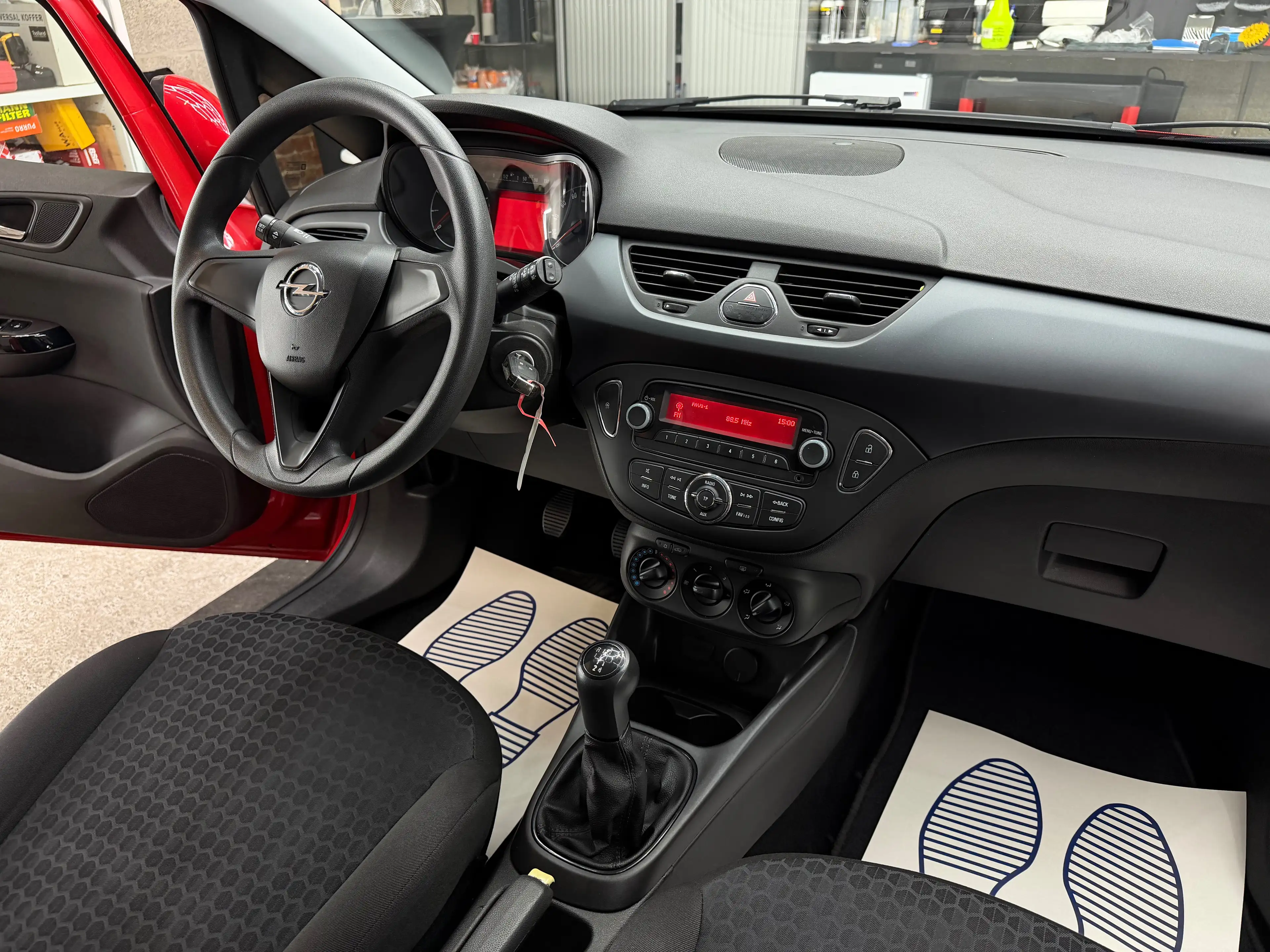 Opel Corsa 1.2 i 70cv Garantie 12 mois Airco Jantes — photo 12