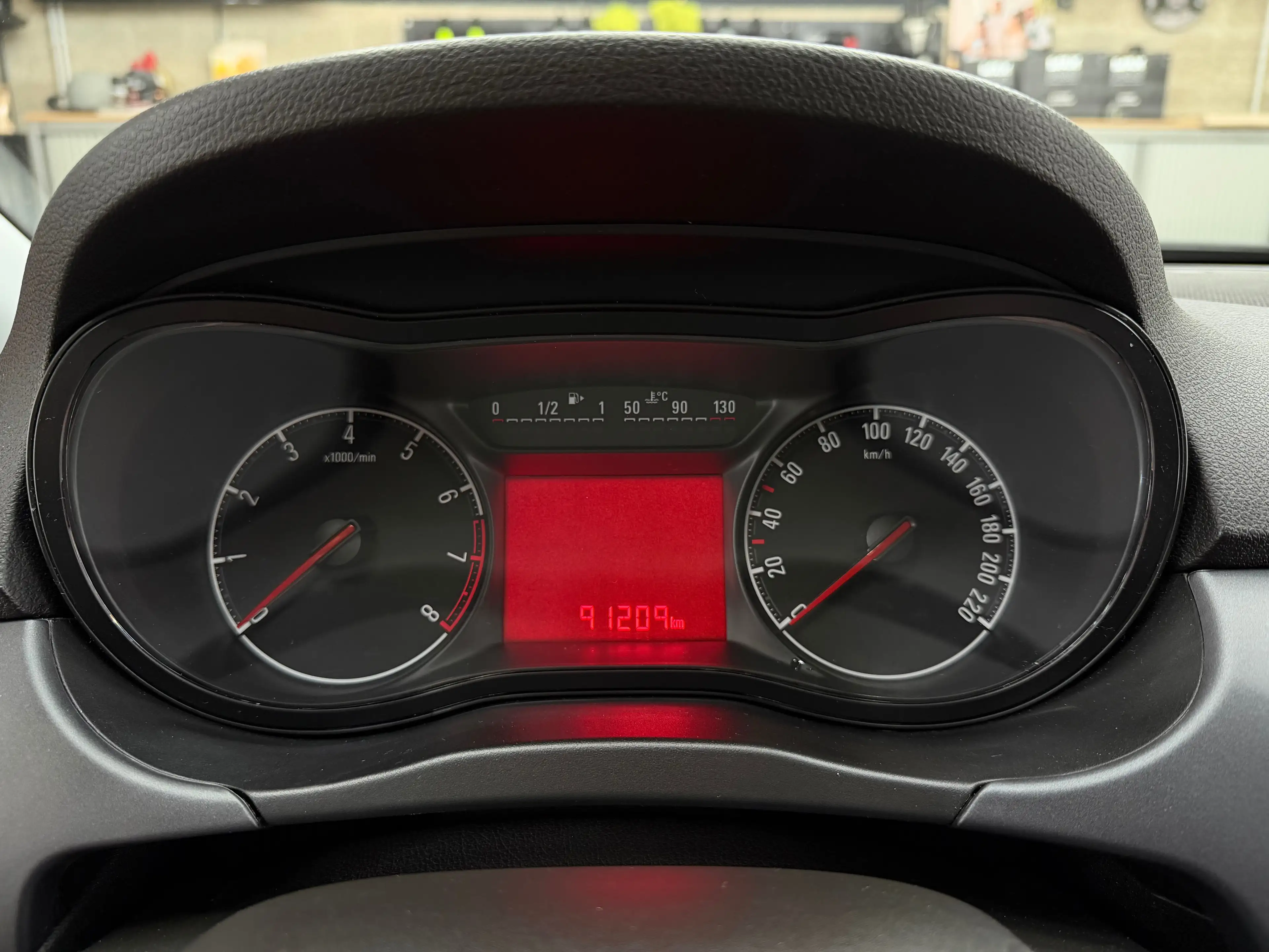 Opel Corsa 1.2 i 70cv Garantie 12 mois Airco Jantes — photo 13