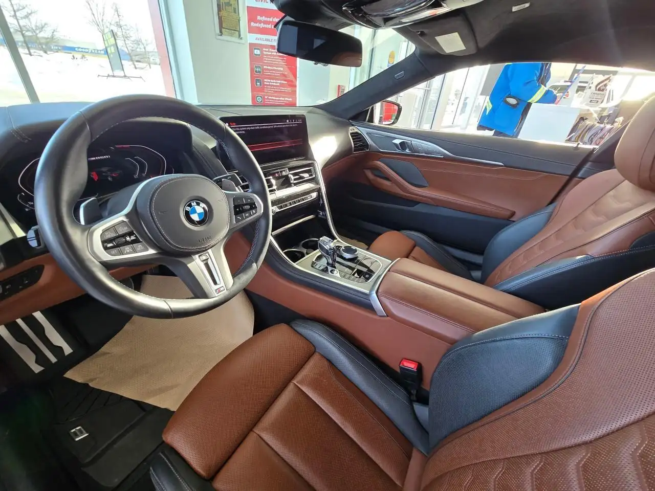 BMW 8 Series снимка BMW 8 Series