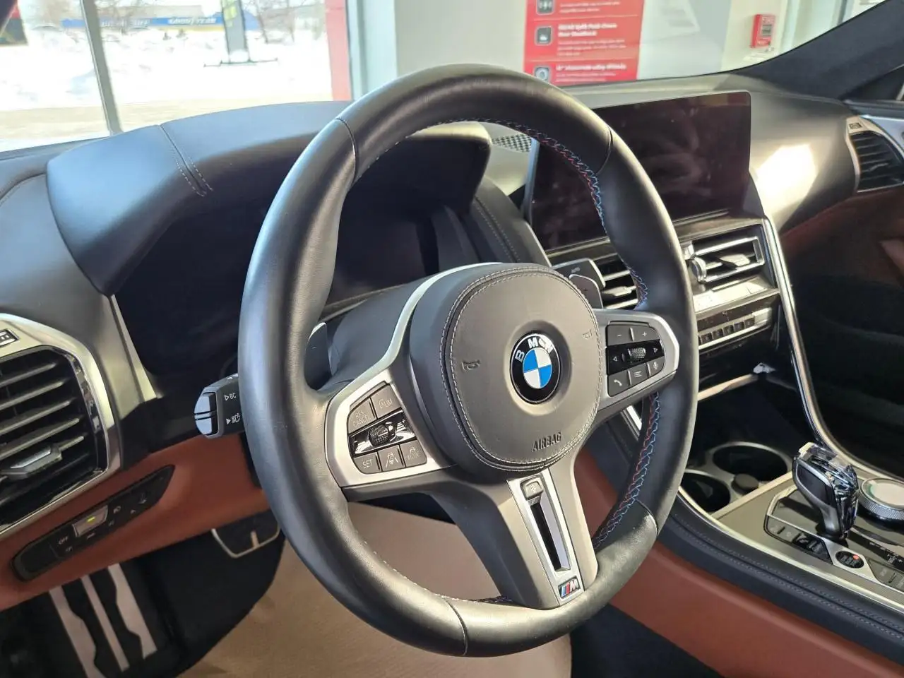 BMW 8 Series снимка BMW 8 Series
