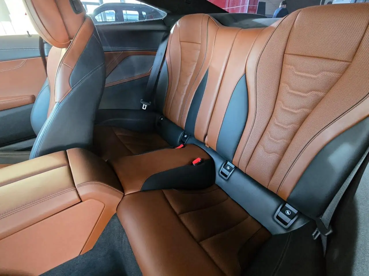 BMW 8 Series снимка BMW 8 Series