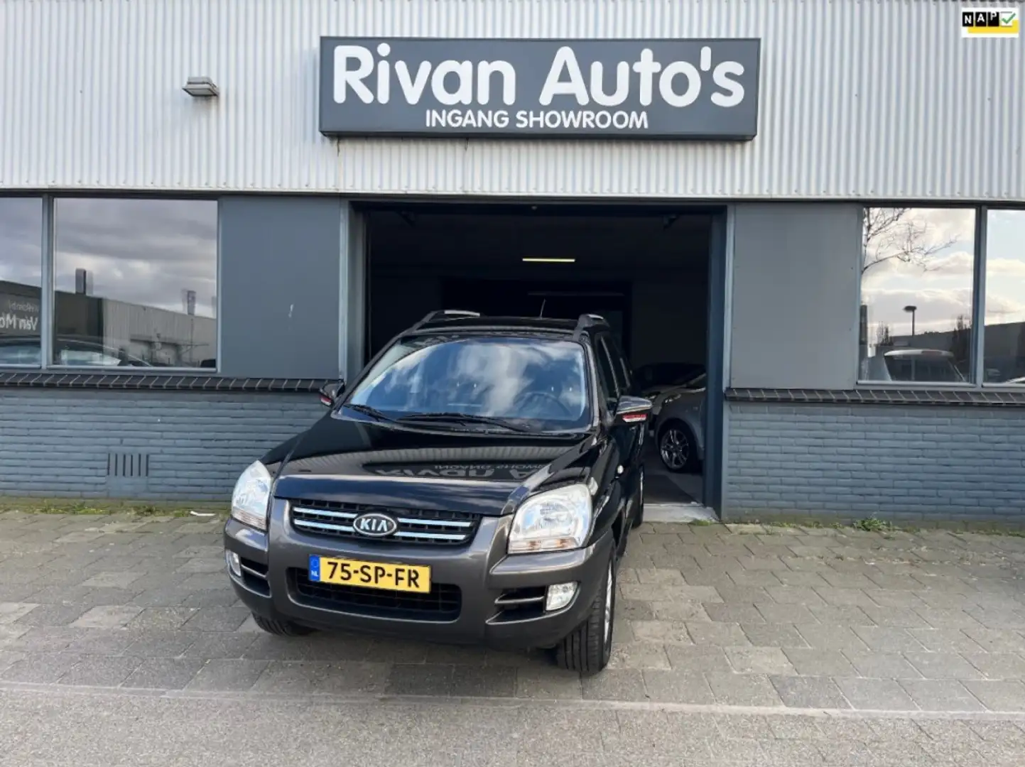 Kia Sportage 2.0 CVVT EXECUTIVE Zwart - 1