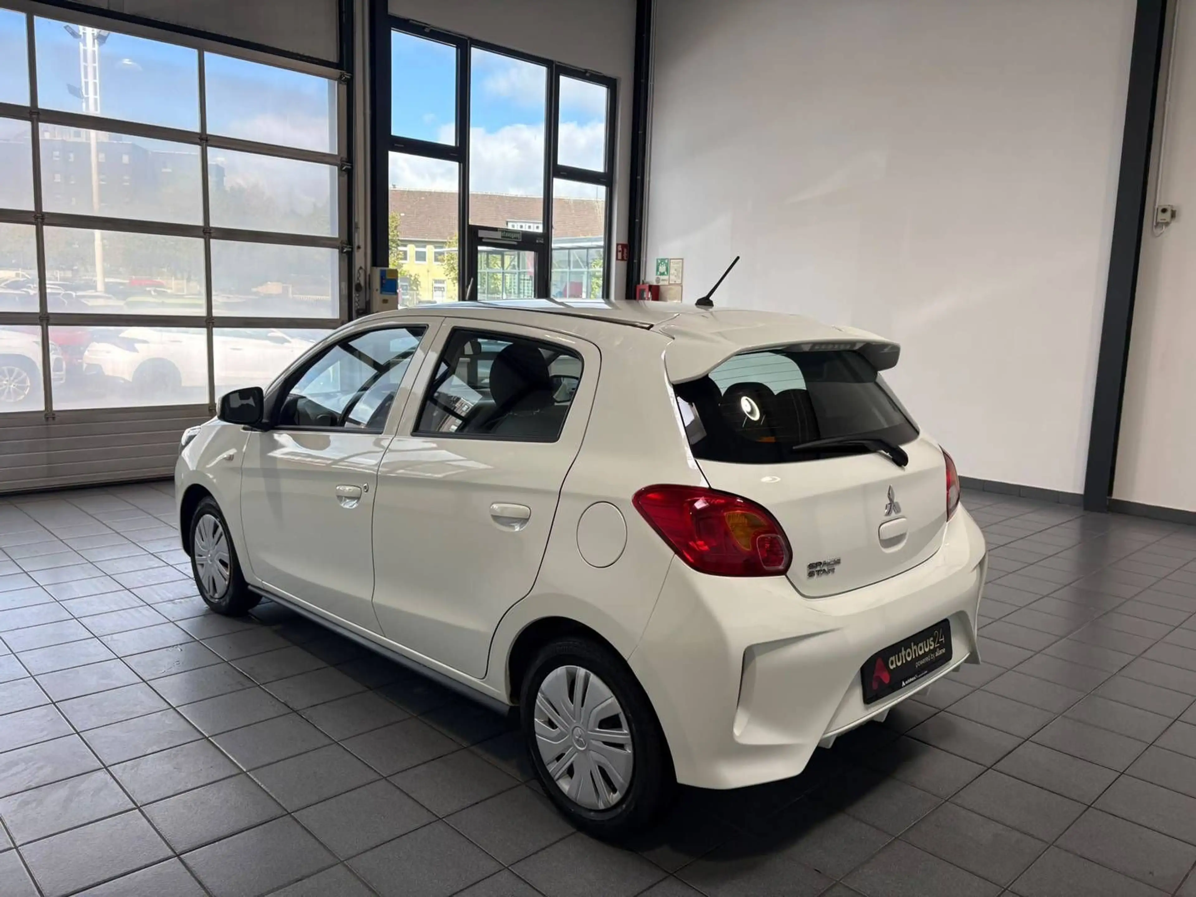 Mitsubishi Space Star 1.2 Select  Klima|DAB+|Bluetooth — photo 4