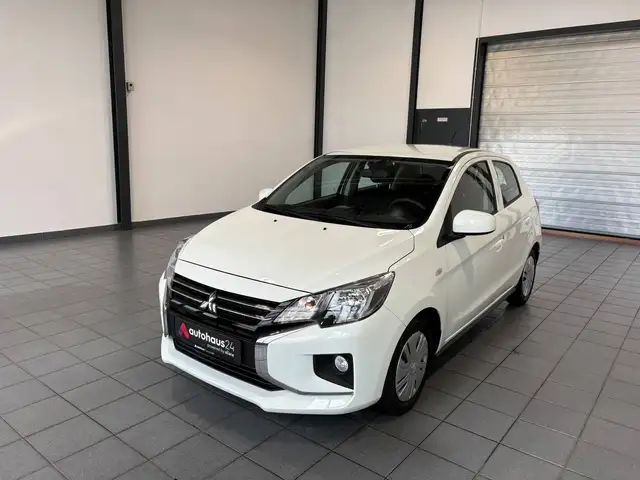 Mitsubishi Space Star view 3
