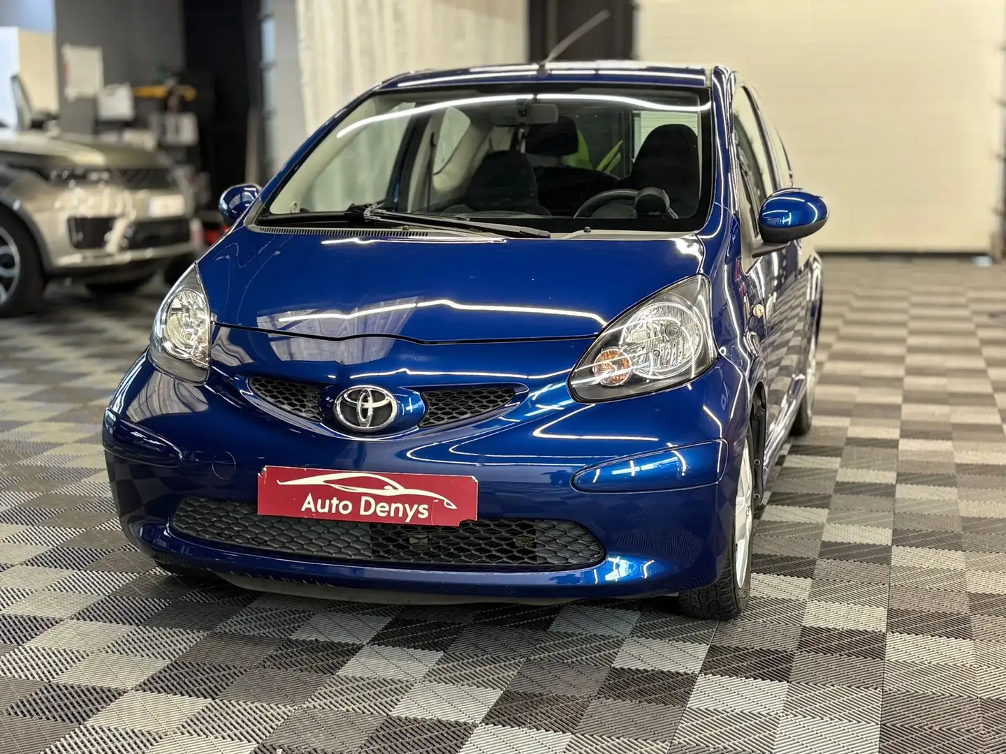 Toyota Aygo 1.0 benzine bj. 2007 126000km. Blauw - 1