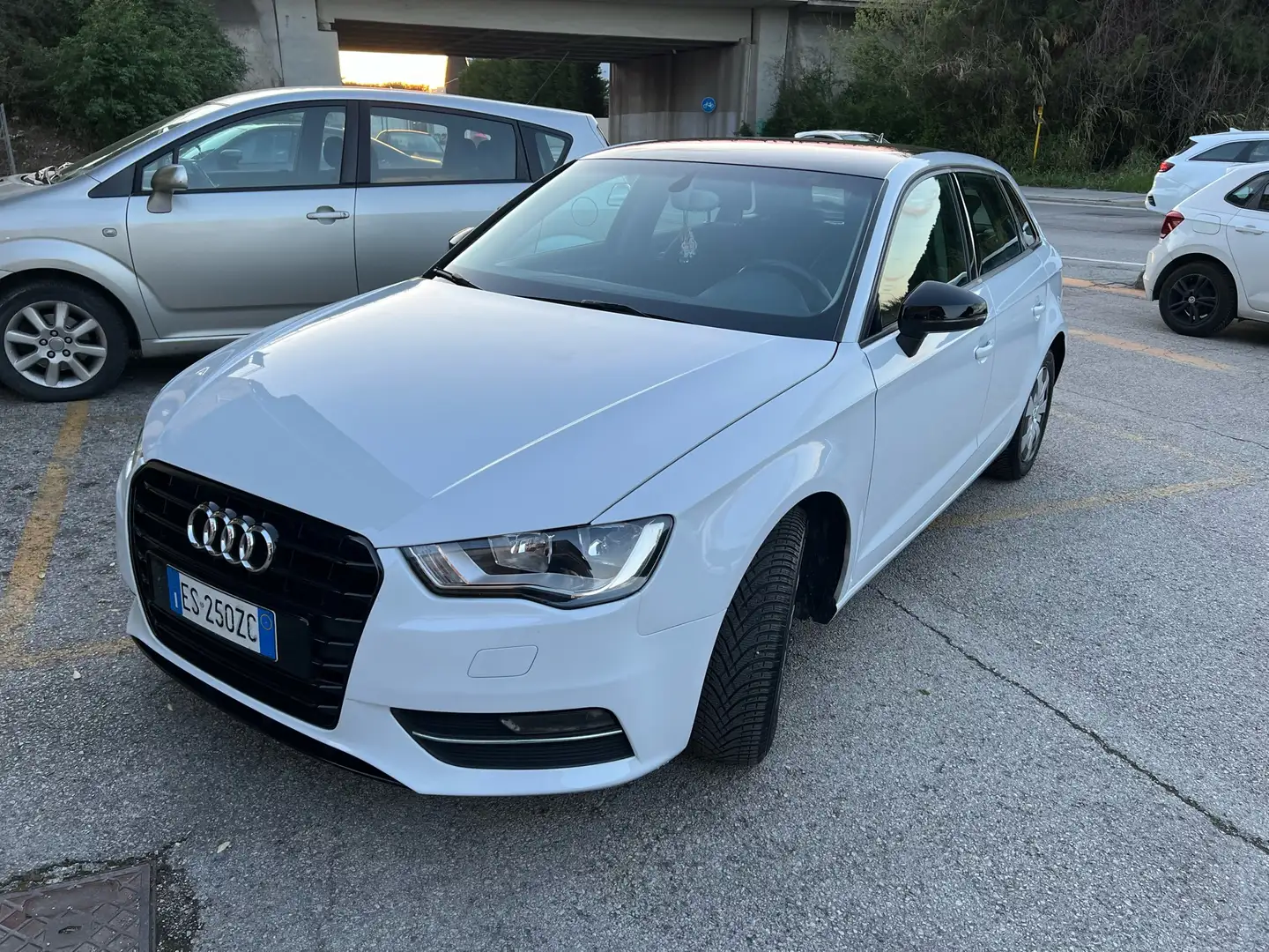 Audi A3 Sportback 1.6 tdi Ambiente s-tronic Weiß - 1