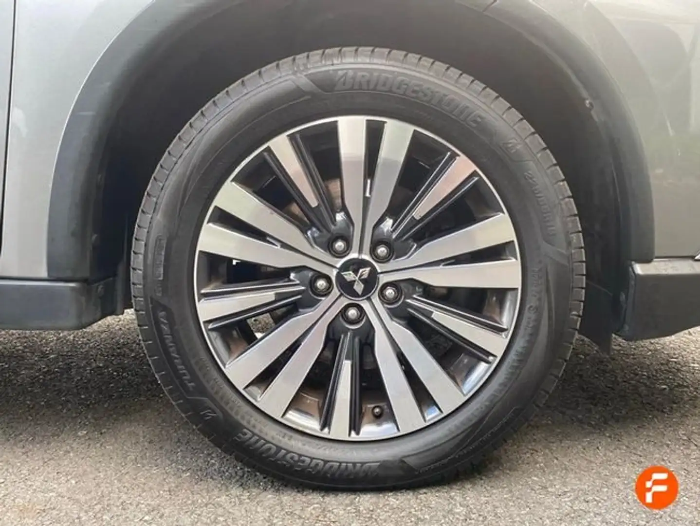 Mitsubishi Outlander 200+MPI+Kaiteki+CVT+2WD+7+Plazas Gris - 2