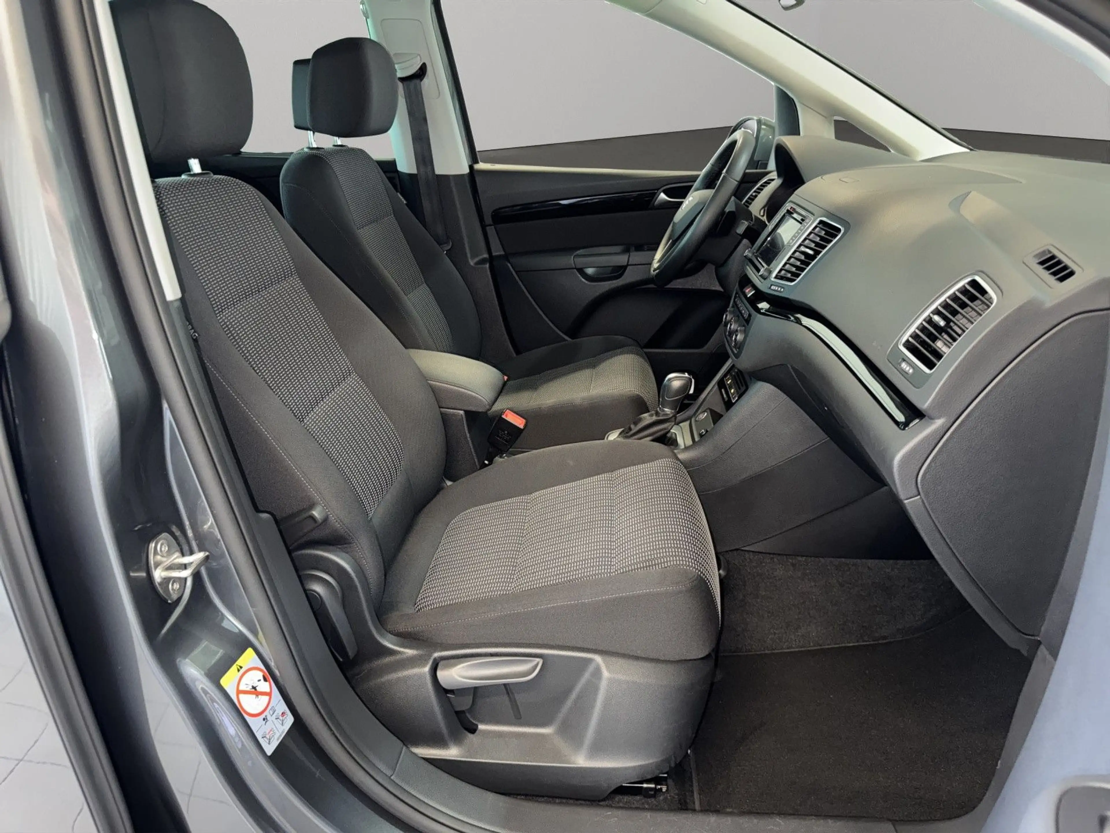 SEAT Alhambra Style*App-Connect*AHK*7-Sitzer* — photo 11
